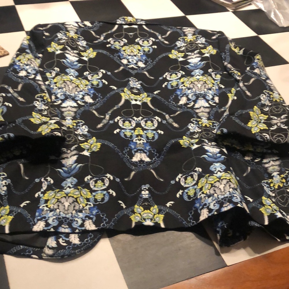 Floral Patterned Blazer - Picture 3 of 3